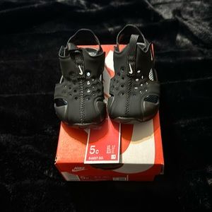 NEW!!! Nike Sunray Protect size 5C